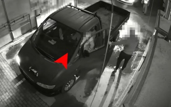 Igaz barátok: ittasan vezetett, majd amikor meglátta a rendőröket, helyet cserélt a józan barátjával - VIDEÓ