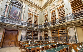 Ha nem tetszik a világ, takard el a szemed könyvekkel