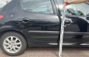 Meghúztak egy Peugeot-t a Füredi úti Lidl parkolójában, a tettes pedig lelépett