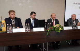 Sikeres volt a polgármesterek és jegyzők tanácskozása