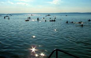 Rekordmeleg volt a Balaton vize: közel 30 fokot mutatott a hőmérő