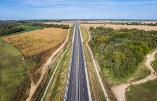 Heteken belül eléri az M7-est a 67-es út négysávosítása