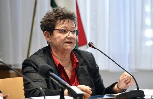 A harmadik oltás fontosságára figyelmeztetett Müller Cecília