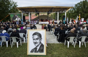 Gr. Esterházy János végső nyugalomra helyezése és Közép-Európa súlyos nemzetiségi sorsainak megbékíthetősége
