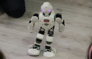 Interaktív robot segítségével tanultak a fonyódi kisdiákok