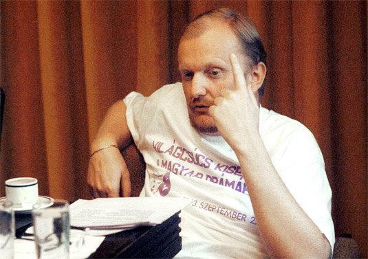 Tizenöt éve hunyt el Siposhegyi Péter drámaíró