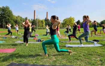 Naplementés pilates órát tartanak a Városligetben