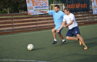Továbbra is hibátlan a Zsíroskönyér FC és a Pofára SE