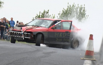 Gyorsulás, driftelés és hangnyomás próba