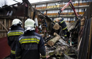 Ismét elindultak a szivattyúk és a motorfűrészek