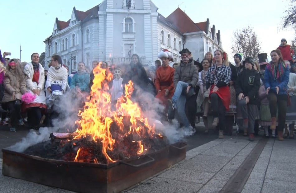 Lángoltak a Deda-bábuk, elűztük a telet