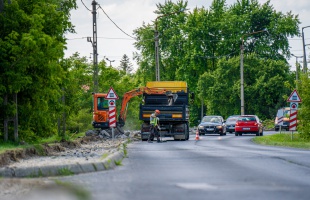 Átmenetileg egyirányú lesz a Keceli bejáró - aszfaltozzák az utcát szerdán és csütörtökön