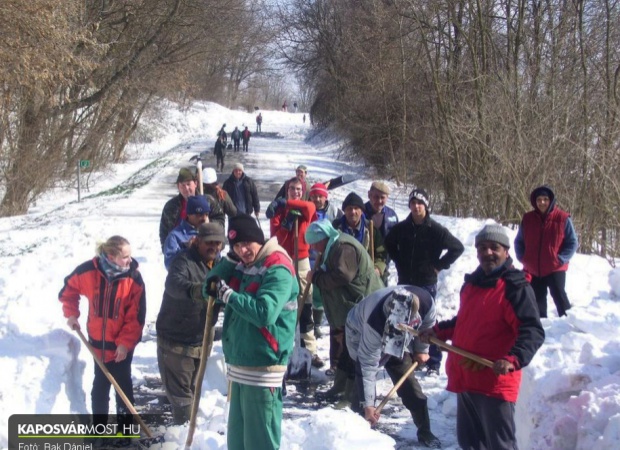 Edde kiszabadította magát a hó fogságából