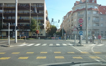 Oppá, le van zárva a Kontrássy utca!