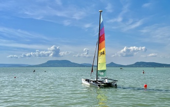 Nagyon hideg a Balaton vize, beletelik egy kis időbe, amíg felmelegszik