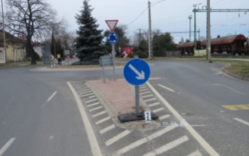 Beitalozva döntötték ki a közlekedési jelzőtáblát