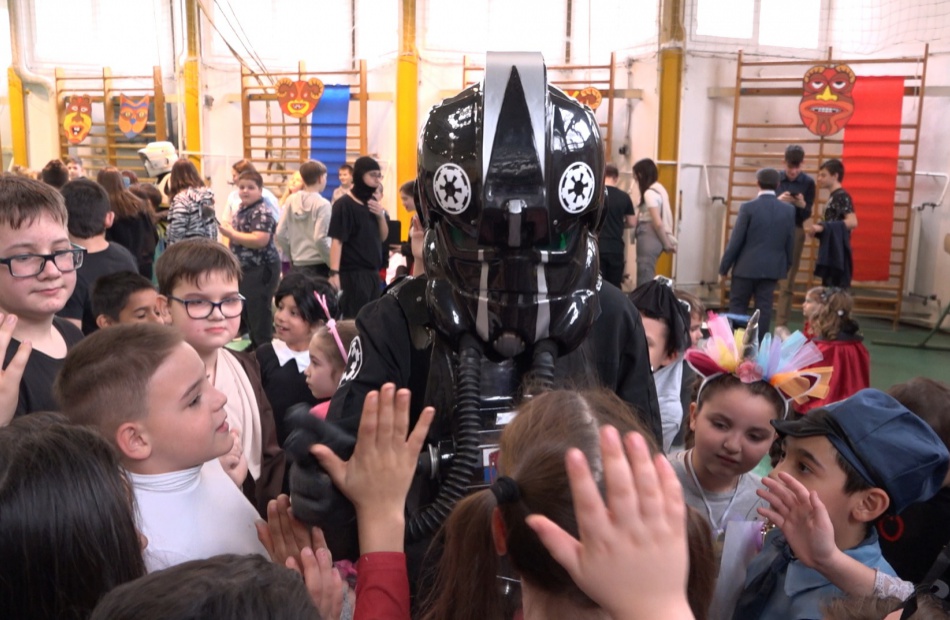 Darth Vader katonái is meglátogatták a kinizsis diákokat - videó