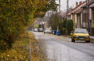 Elégedettek a lakók: átadták a megújult utat az Erdősor utcában