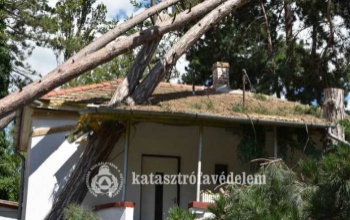 Továbbra is Siófokon dolgoznak a tűzoltók