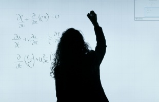Először értékelik pontszámokkal a tanárok munkáját – új rendszer a tanév végén