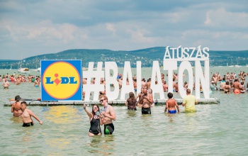 Tizenegyezren teljesítették a Balaton-átúszást