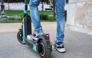 Ittas vezetésnek minősül, ha részegen elektromos rollerezünk
