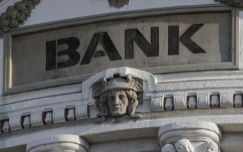 Újabb bank lépett: már 7 pénzintézet emeli meg a lakossági számlák díját az  infláció mértékével