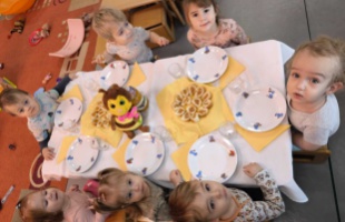 Édesek: mézes-nap a Tulipános Bölcsődében