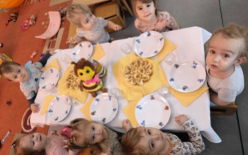 Édesek: mézes-nap a Tulipános Bölcsődében