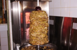 Igazolatlan eredetű gyros húst találtak Barcson
