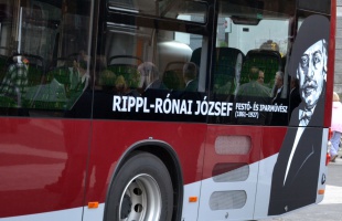 Buszos arcképek: a „kukoricás” stílus megalkotója