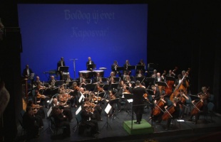 Újévi koncert a színházban