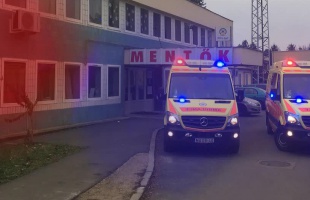 Ajándékcsomaggal hálálta meg egy koronavírus-beteg a kaposvári mentők segítségét