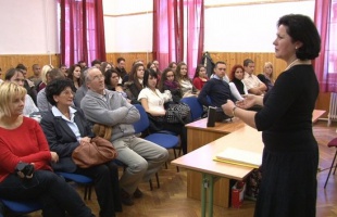 Pitti Katalin: zenét varázsolok a szívükbe