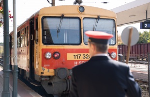 Április 7-ig érvényesek a MÁV-START és a Volánbusz járataira megváltott márciusi bérletek