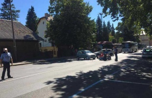 Motorost sodort el az autós a Baross Gábor utcában