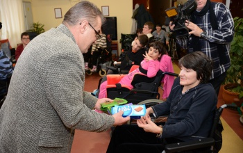 400 tábla csokoládét vittek a 