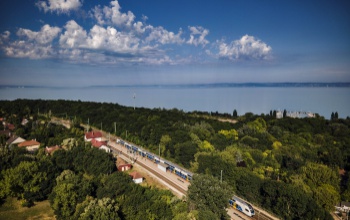 Újabb emeletes vonat közlekedik a Balaton déli partján vasárnaponként