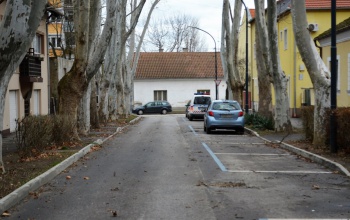 Meghúzta az autót a Bajcsyban, aztán elhúzott