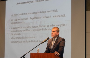 Szerdán folytatódott a polgármesterek és jegyzők tanácskozása