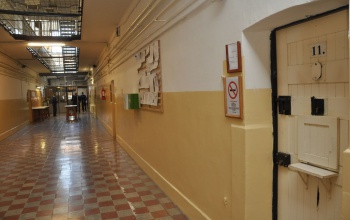 Tíz év börtönbüntetésre ítélték a felesége kislányát molesztáló férfit