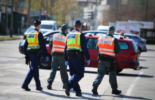 Már több mint tízezer szabálysértést észlelt a rendőrség