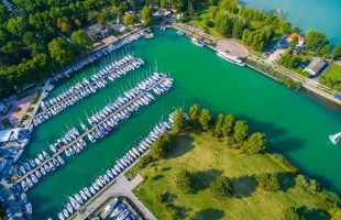 Várostörténeti fejlesztési cél valósulhat meg a balatonföldvári kikötőnél