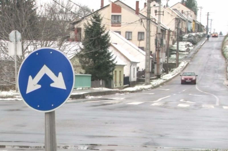 Új jelzőlámpás csomópont épül
