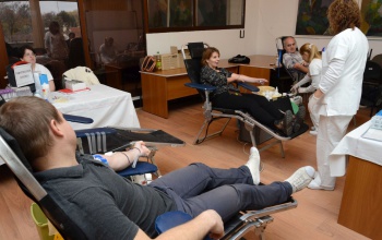 Rekorddal zárult a karácsony előtti véradás, ám továbbra is szükség van vérre a gyógyításhoz
