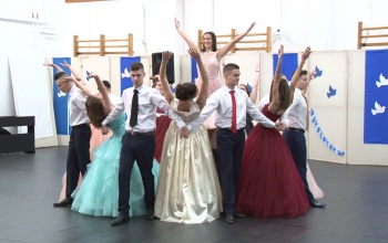 Szalagavató a református gimnáziumban