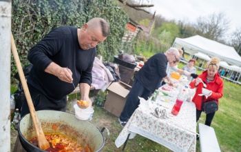 Bográcsos ebéddel és mulatós zenével köszöntötték a tavaszt Kaposszentjakabon