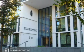 Lopott munkagépet értékesített a méh-telepen