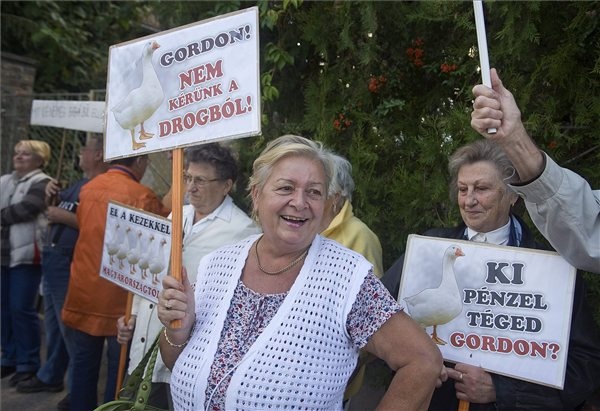 Így ámítják Önöket! No de ki fizeti a cechet?