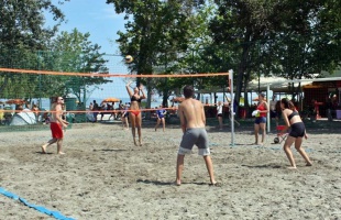 Rekordszámú nevezés Balatonlellén a Bazsado strandröplabda Bajnokság 2. fordulóján